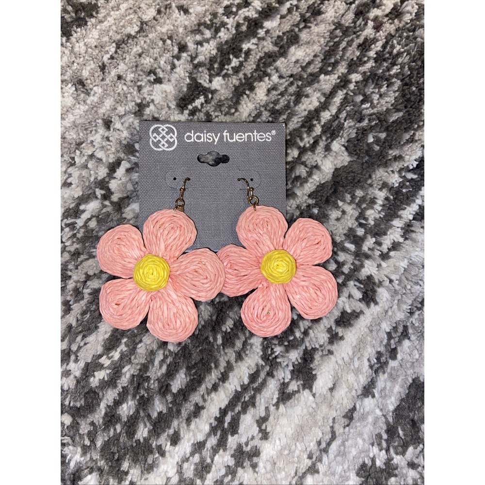New Daisy Fuentes pink flower earrings